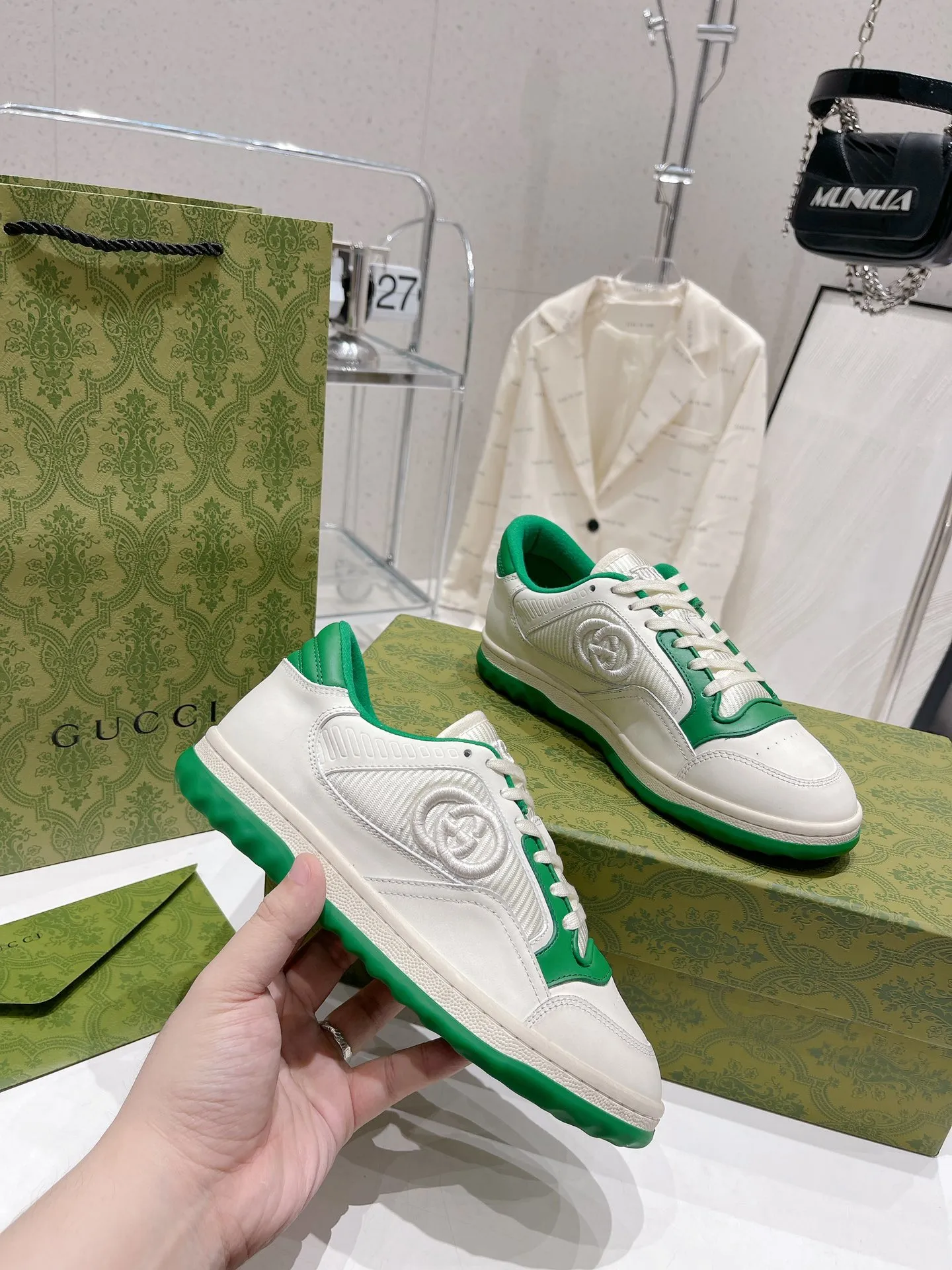 👟👟Ex-factory price 520👟👟 Gucci Gucci 2023 latest hot model MAC80 sneakers, couple style, casual, retro, old, dirty shoes, small dirty shoes, white shoes, original purchase, development, production, Gucci MAC80 new hot model series. The exquisite and compact interlocking double G logo romantically interprets the aesthetic concept of this series. Made of off-white leather, retro inspiration is cleverly integrated into the design of sports shoes, reinterpreting the brand logo. Fabric: Original custom imported first-layer cowhide. Lining: Original custom imported breathable mesh. Outsole: Original molded two-color TPU outsole. Sole thickness: 3CM. Size: Women's 35-40 / Men's 39-45.